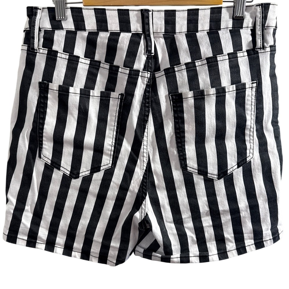Hot Topic HT Denim Ultra Hi-Rise Striped Button Front Shorts Black White Size 13 - Picture 3 of 10